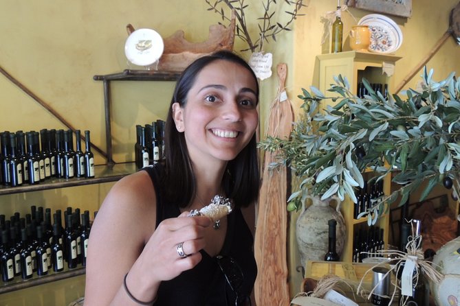 #1 Sonoma Walking Food, Wine Tasting & History Tour (Private) - Chocolate and a progressive lunch around the square