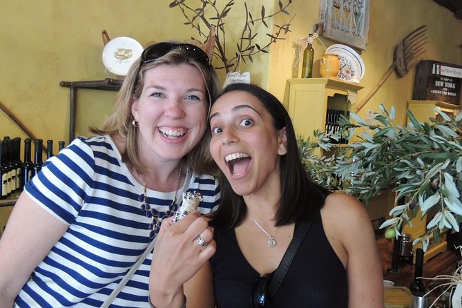 #1 Sonoma Walking Food, Wine Tasting & History Tour (Public Tour) - Theater, Williams Sonoma, and the local town feel