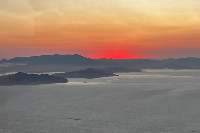 Airplane Elite San Francisco Flight Tour - The Embarcadero, Coit Tower, and the famous streets