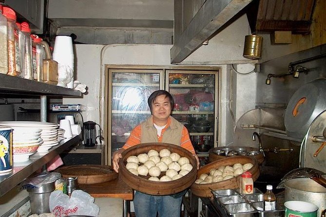 Chinatown & North BeachLittle Italy: 7 Tastings & History - The guides are a major part of the experience