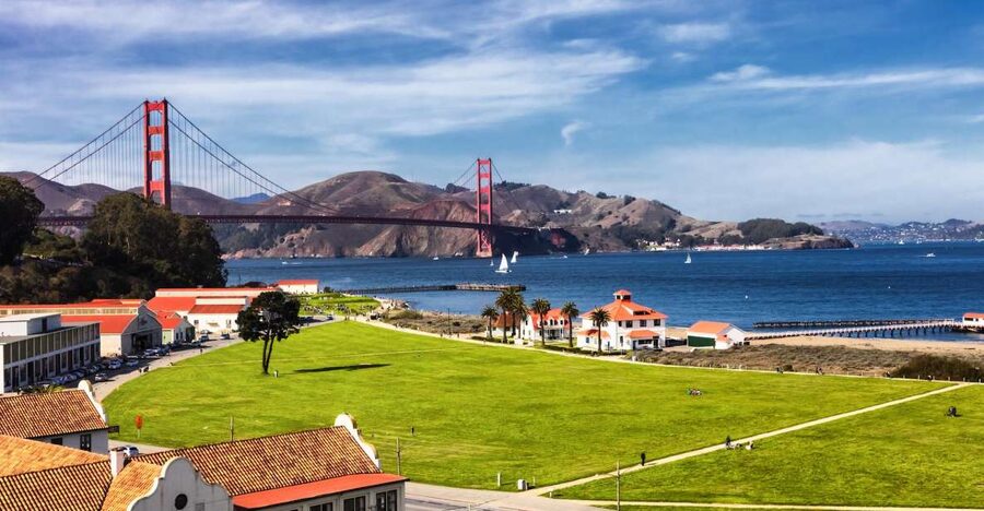 Custom Private Tour in a Luxurious Mercedes - Coit Tower and Telegraph Hill
