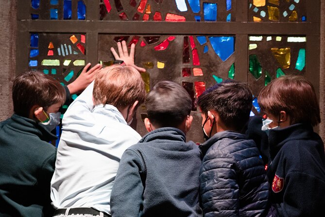 Expert-Led Guided Tour of Grace Cathedral in San Francisco - The interfaith AIDS chapel
