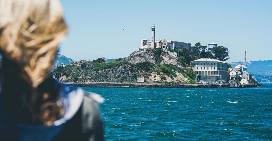 From San Francisco: Alcatraz Night and Yosemite Day Tour - Aquarium of the Bay as an extra San Francisco stop