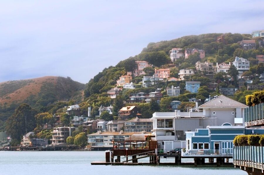 From San Francisco: Muir Woods, Sausalito and Alcatraz Tour - Pier 33 and the change from bus tour to Alcatraz