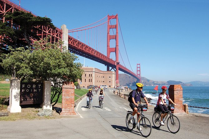 Golden Gate Bridge Guided Bicycle Tour with Lunch at Local Hotspot - Palace of Fine Arts and the Crissy Field approach