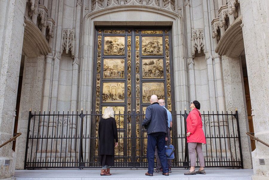 Grace Cathedral: Explore the Beauty (Entry + Self-Led Tour) - The Labyrinths Turn Looking Into Participation