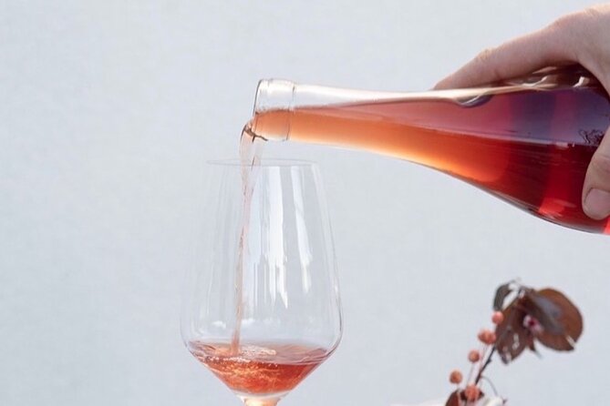 Intro to Wine Tasting with Napa Sommelière - The second stop: comparing wines and pairing with snacks