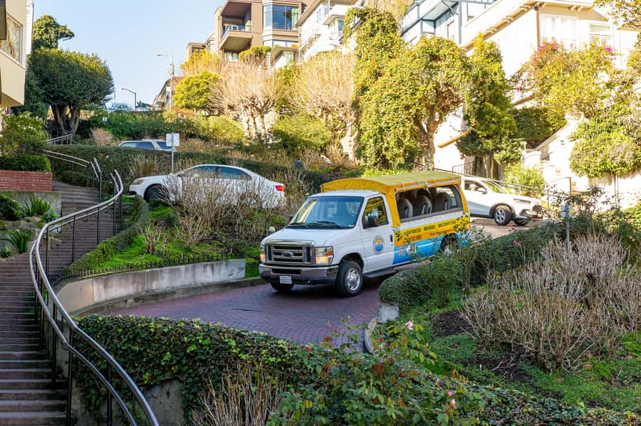 Lombard Leap: Lombard Street, Coit Tower and Chinatown Tour - Starting at Dylan’s Tours in Little Italy