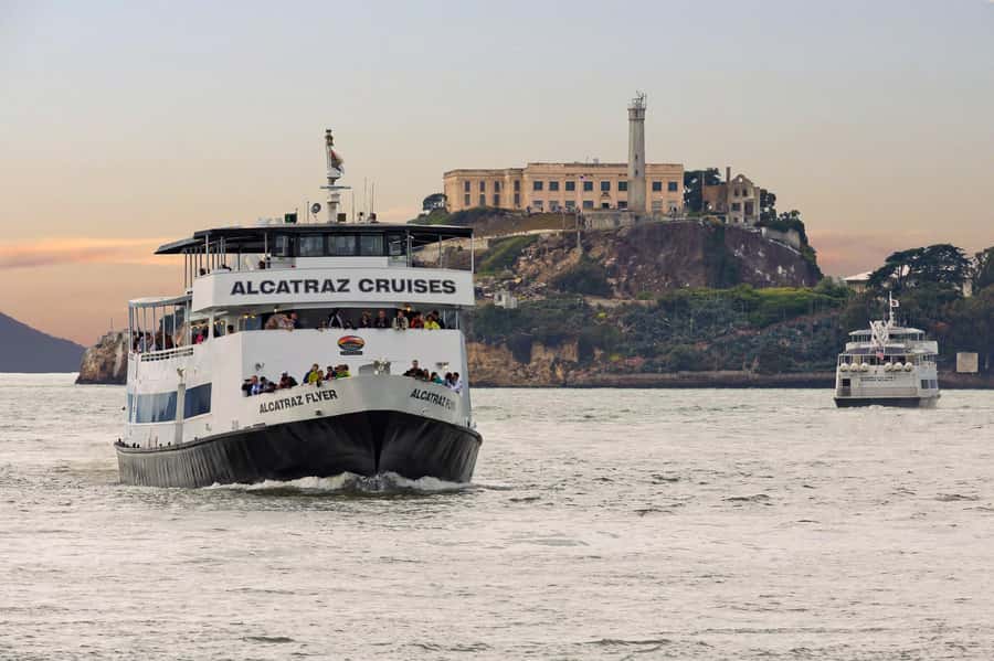 Lombard Leap: Lombard Street, Coit Tower and Chinatown Tour - Who will enjoy this San Francisco ride?