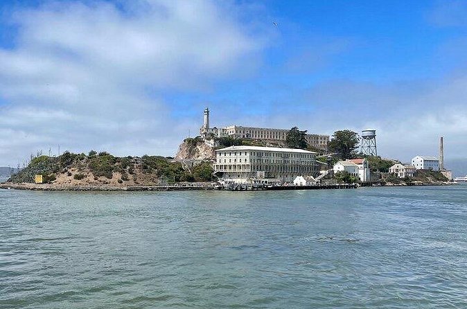 Private 2-Hour Alcatraz App Guided Tour - What to see during your hour on the island