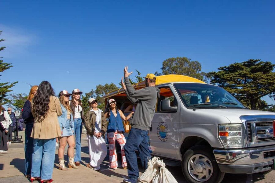San Francisco: Alcatraz Admission + City Highlights Tour - One morning, two very different San Franciscos