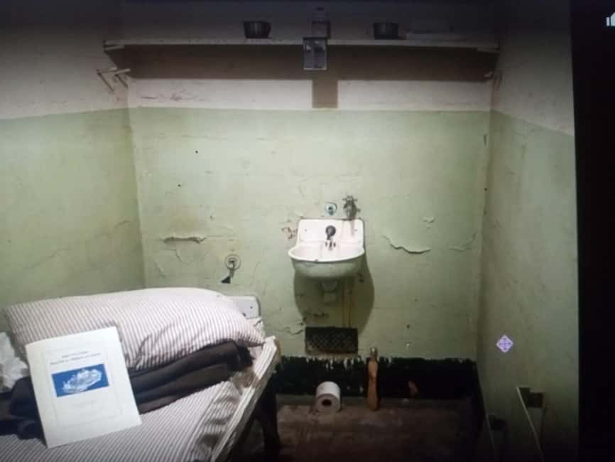 San Francisco: Alcatraz Island Tour with 1 Hour Bike Rental - What Makes the Alcatraz Portion Worth the Price