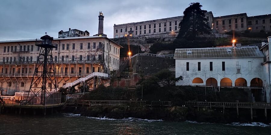 San Francisco: Alcatraz Night Tour with SF Bay Cruise - Why Alcatraz at night feels more personal