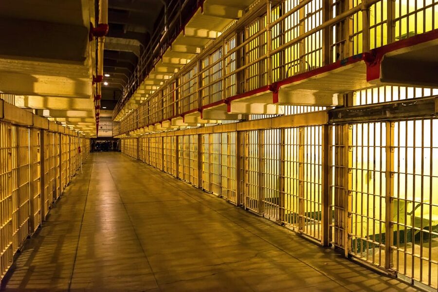San Francisco: Alcatraz Night Tour with SF Bay Cruise - The audio guide and the story of escape