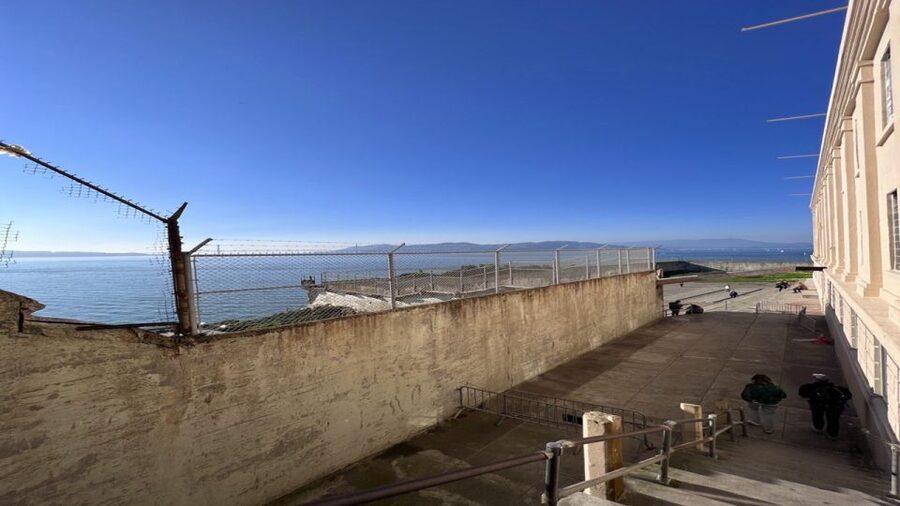 San Francisco: Alcatraz with SF City Tour - The Golden Gate Bridge viewpoint