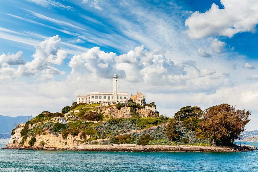 San Francisco: Bay Sailing Tour with Drinks - Alcatraz, Angel Island, and the Bay Bridge