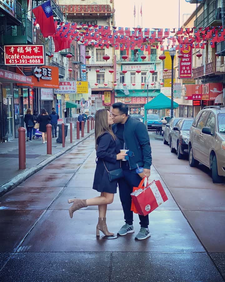 San Francisco: Chinatown Dim Sum and Tea Tour - Pastries, an earthquake survivor, and Gold Rush connections