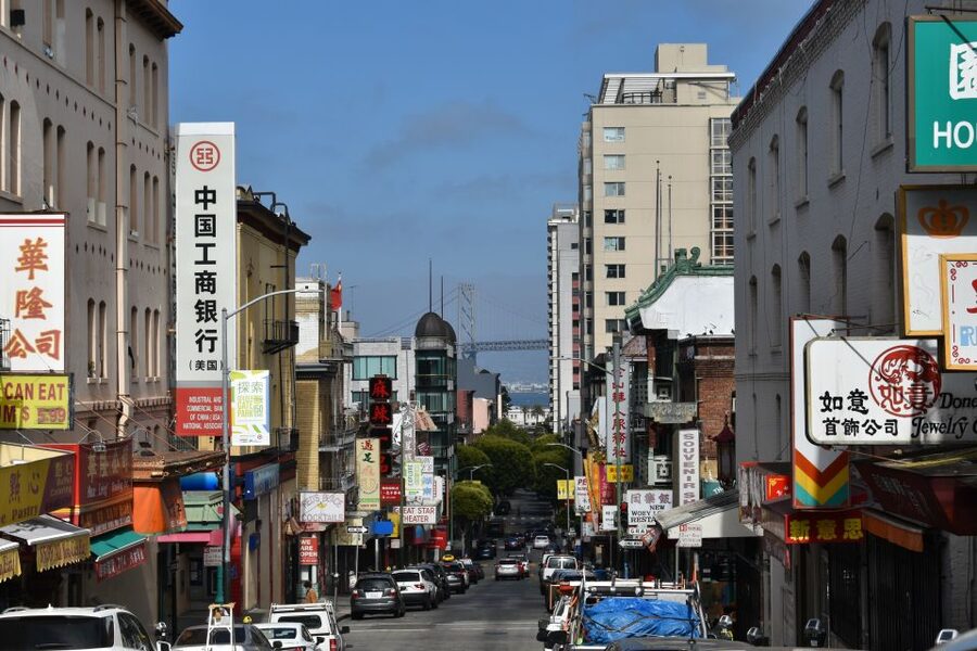 San Francisco: Chinatown Food and History Walking Tour - Eastern Bakery, cookies, tea, and local cooking tips