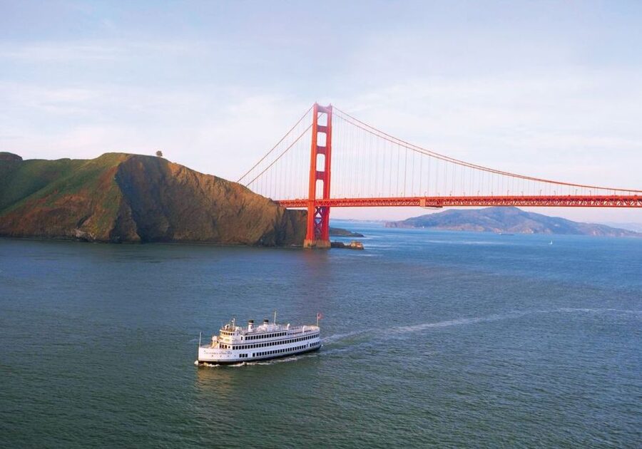 San Francisco: Christmas Day Buffet Brunch or Dinner Cruise - Who will enjoy this Christmas cruise most