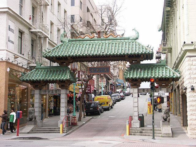 San Francisco: Food Walking Tour of Chinatown & North Beach - Watching fortune cookies take shape