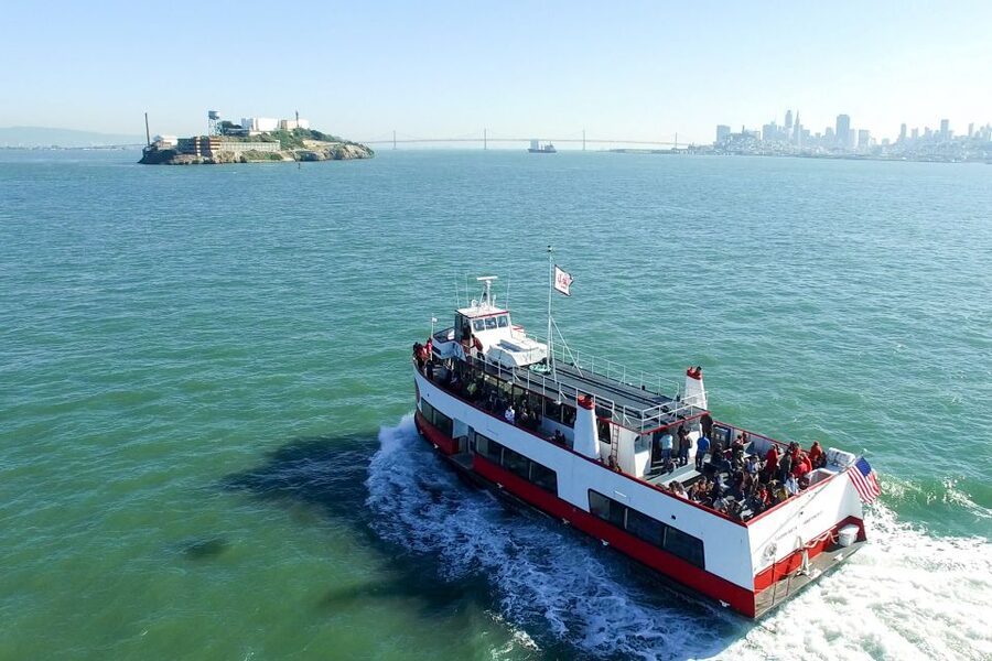 San Francisco: Golden Gate Bay Cruise (1-hour) - Passing beneath the Golden Gate Bridge