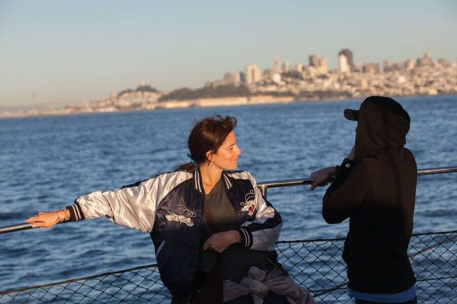 San Francisco: Golden Gate Bridge Catamaran Cruise - Snacks, drinks, music, and the overall mood