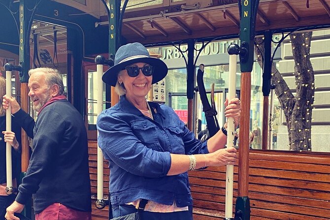 San Francisco: Half-Day Tour by Cable Car & Foot - City Hall or the Cable Car Museum