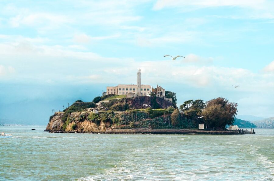 San Francisco: Hop-On Hop-Off Bus with Ferry & Alcatraz Tour - Fisherman’s Wharf and the Embarcadero