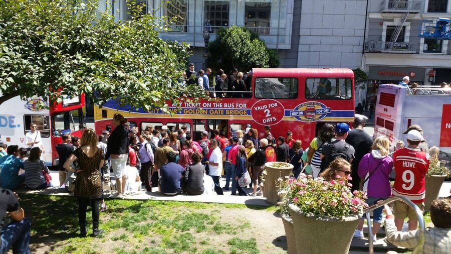 San Francisco: Hop-On Hop-Off Deluxe Bus Tour with 20 Stops - North Beach, Ferry Plaza, and the waterfront