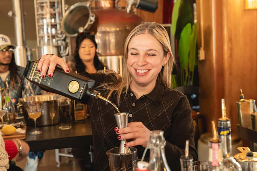 San Francisco: Local Distillery Cocktail Class - Getting there by car or ferry