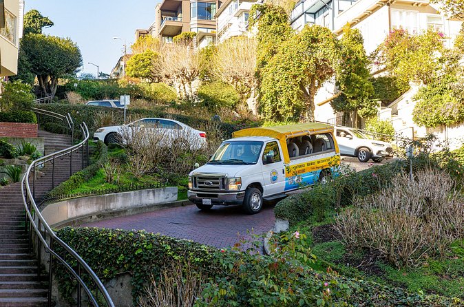 San Francisco: Lombard St Loop 50 Min Best City Highlights Tour - Presidio, Marina Green, and Crissy Field