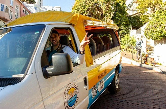 San Francisco: Lombard St Loop 50 Min Best City Highlights Tour - Golden Gate Bridge photo stop