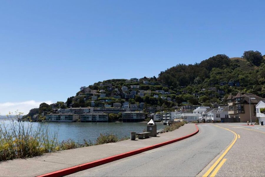 San Francisco: Muir Woods and Sausalito Entry Fee Included - Entering Muir Woods for 80 minutes