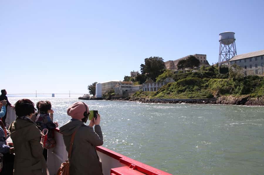 San Francisco: Muir Woods Tour & Golden Gate Bay Cruise - Seeing San Francisco from the bay