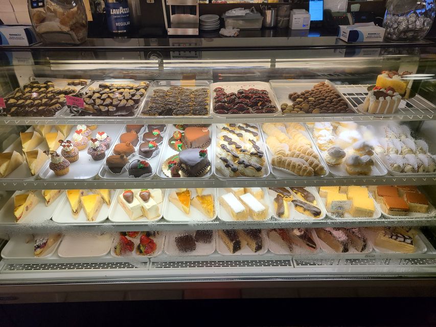 San Francisco: North Beach and Little Italy Food Tour - What the guides add to the food
