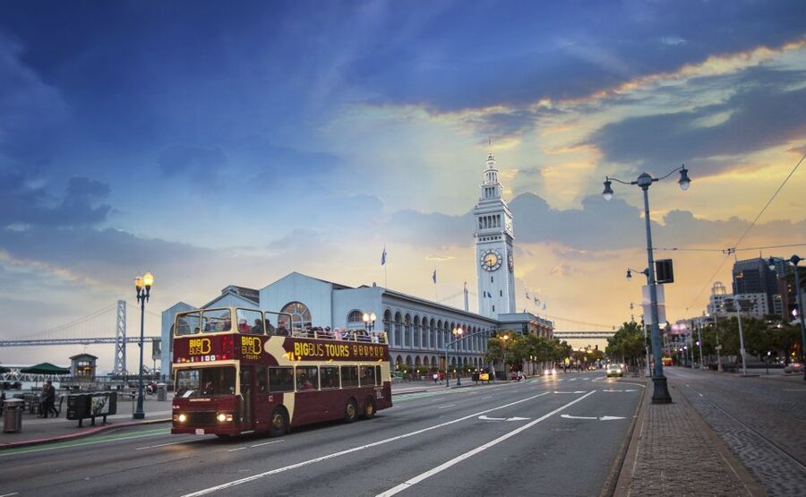 San Francisco: Panoramic Sunset Tour by Open-Top Bus - Polk Street and the climb to Nob Hill
