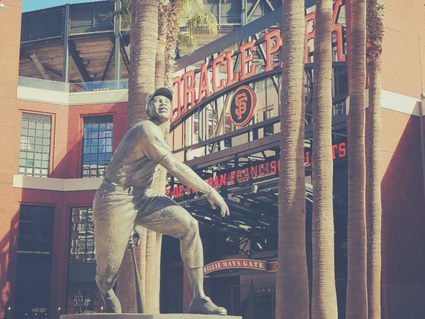 San Francisco: San Francisco Giants Baseball Game Ticket - Food, drinks, and game-day entertainment inside the park