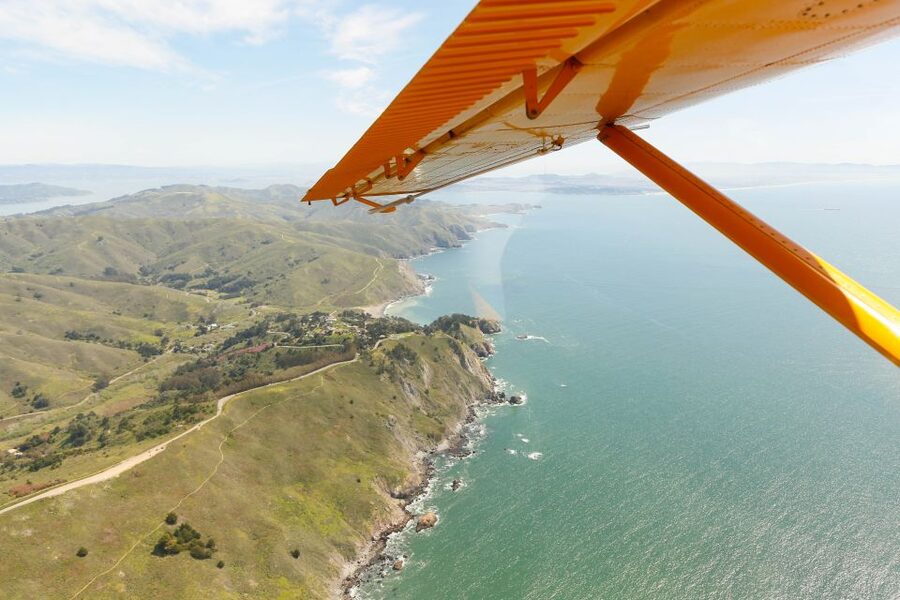 San Francisco: Seaplane Flight with Champagne - Flying directly over the Golden Gate Bridge