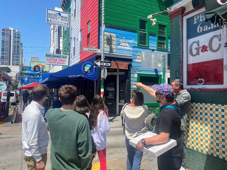 San Francisco: Secret Food Tour of North Beach and Chinatown - A Chinese temple and the city’s older stories