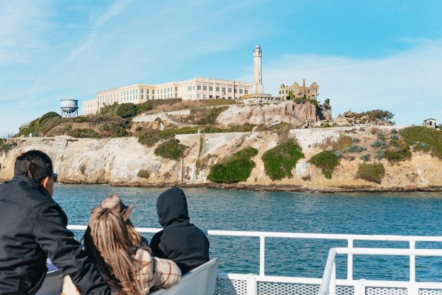 San Francisco: Skip-the-Line Escape from The Rock Bay Cruise - The return route and the wider bay