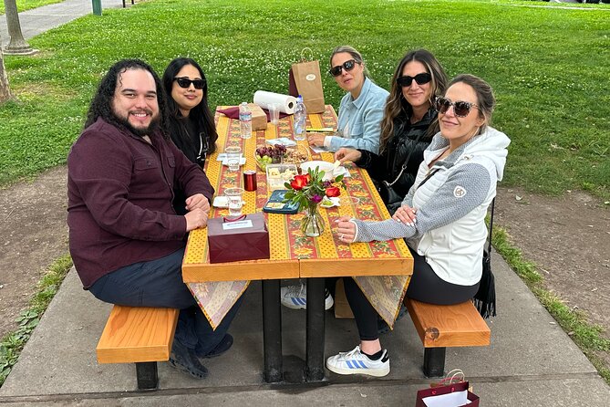 Snob Free Sonoma Plaza Walking Experience - Key points at a glance