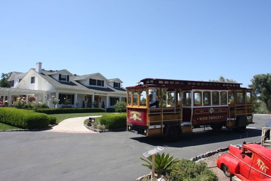 Sonoma Valley: Wine Trolley Tasting Tour with Lunch - Lunch Gives the Day a Needed Pause