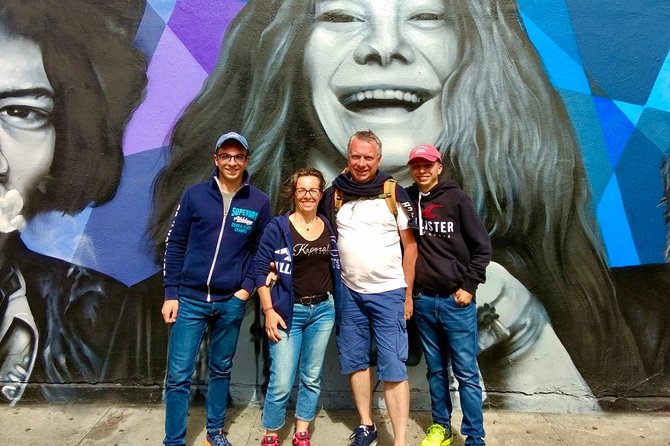 "Summer of Love" tour in Haight-Ashbury in French - The best parts and the limits